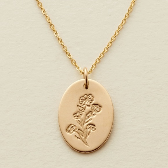 Bohemian Floral Family Minimalist Gold Necklace - Picture 13 of 16